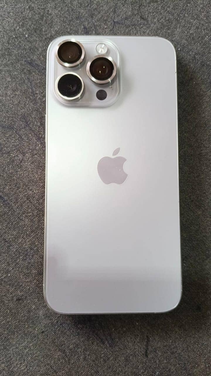 Apple iPhone 15 Pro Max 7