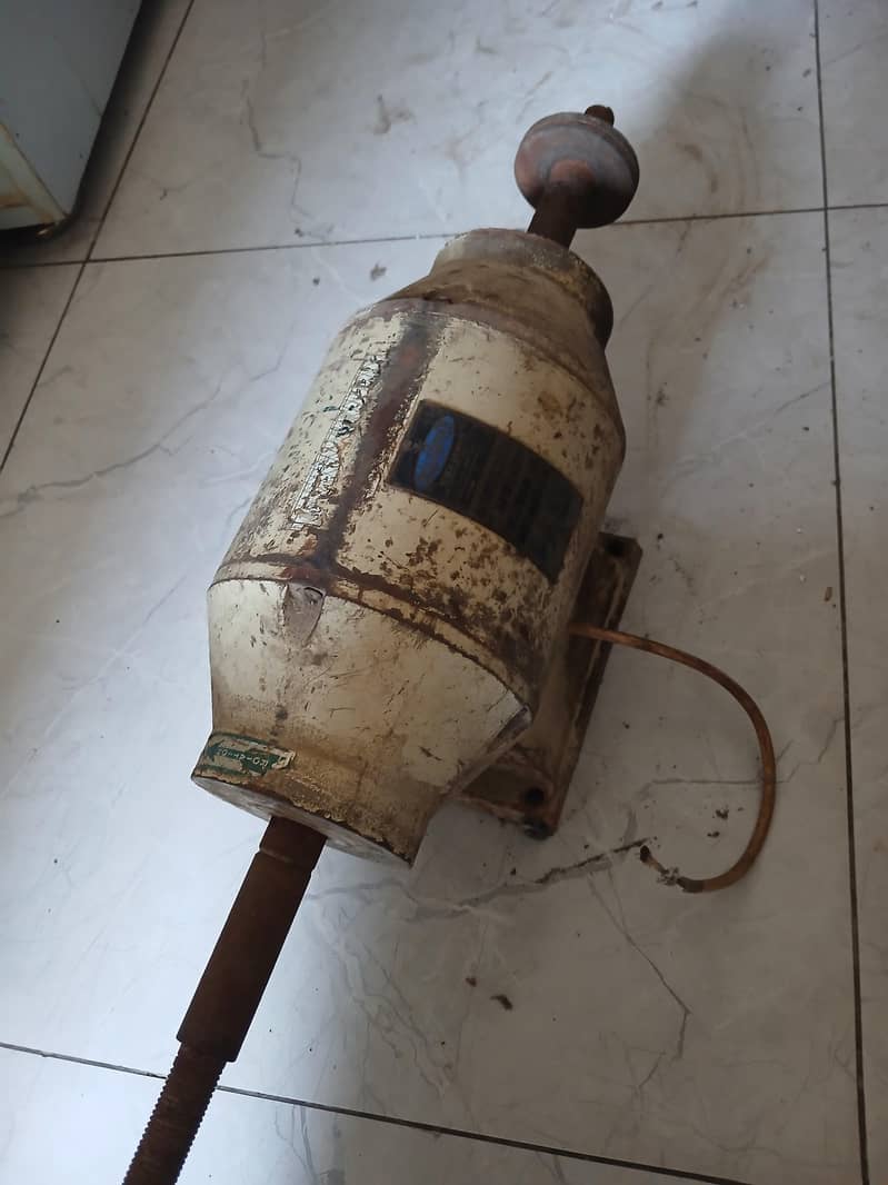 Grinder (saan) 1