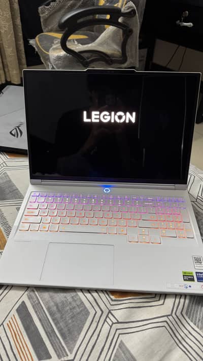 Lenovo Legion 7 ULTRA 9 275HX | RTX 5070 | OLED | 32gb ram