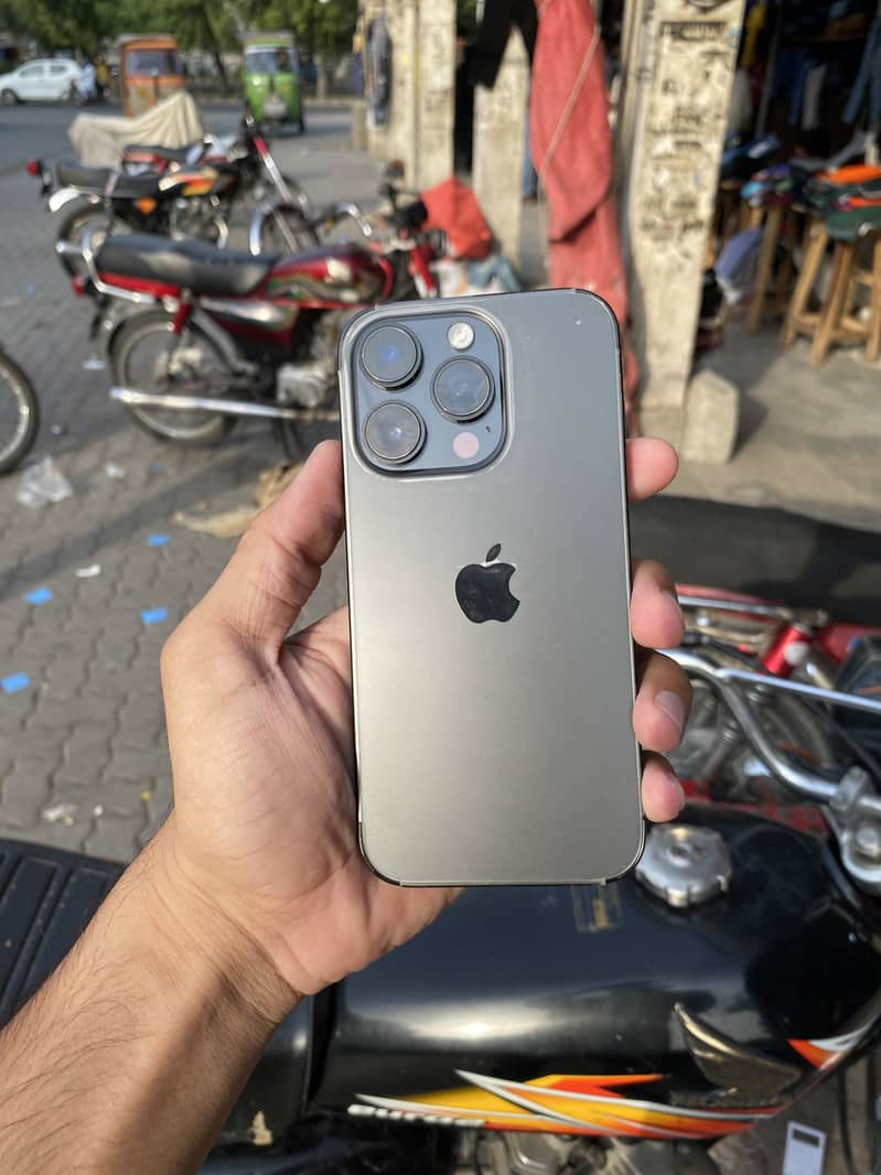 Apple iPhone 14 Pro 2