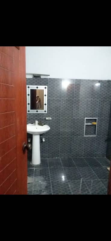 BLOCK- H BEAUTIFUL FIRST FLOOR NORTH NAZIMABAD