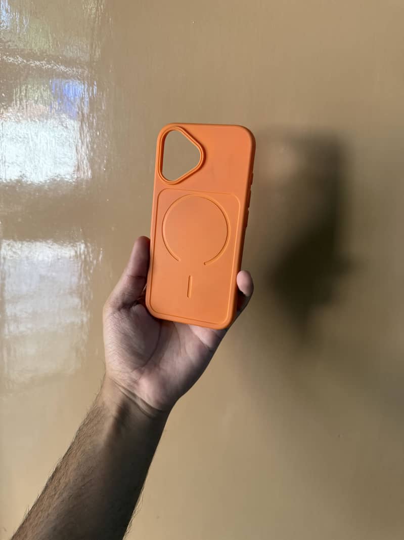 iPhone 16 Covers 2