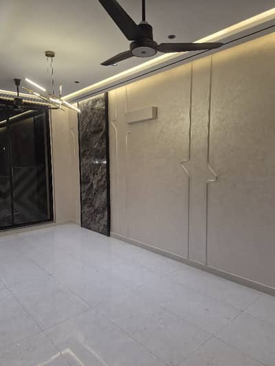 4/MARLA 1ST FLOOR AVAILABLE FOR RANT GOOD LOCATION FOR RENT