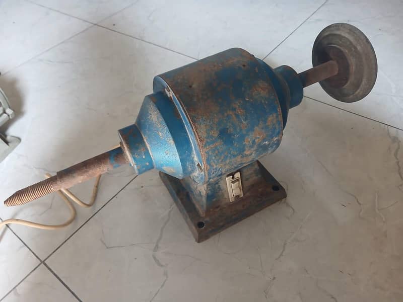 Grinder (saan) 0