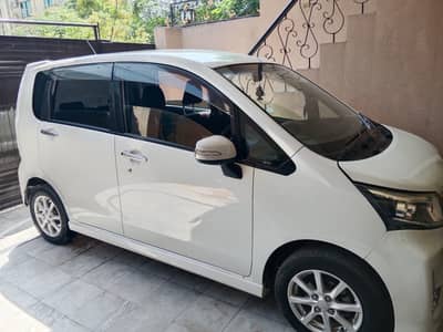 Daihatsu Move Custom(Top of the line).