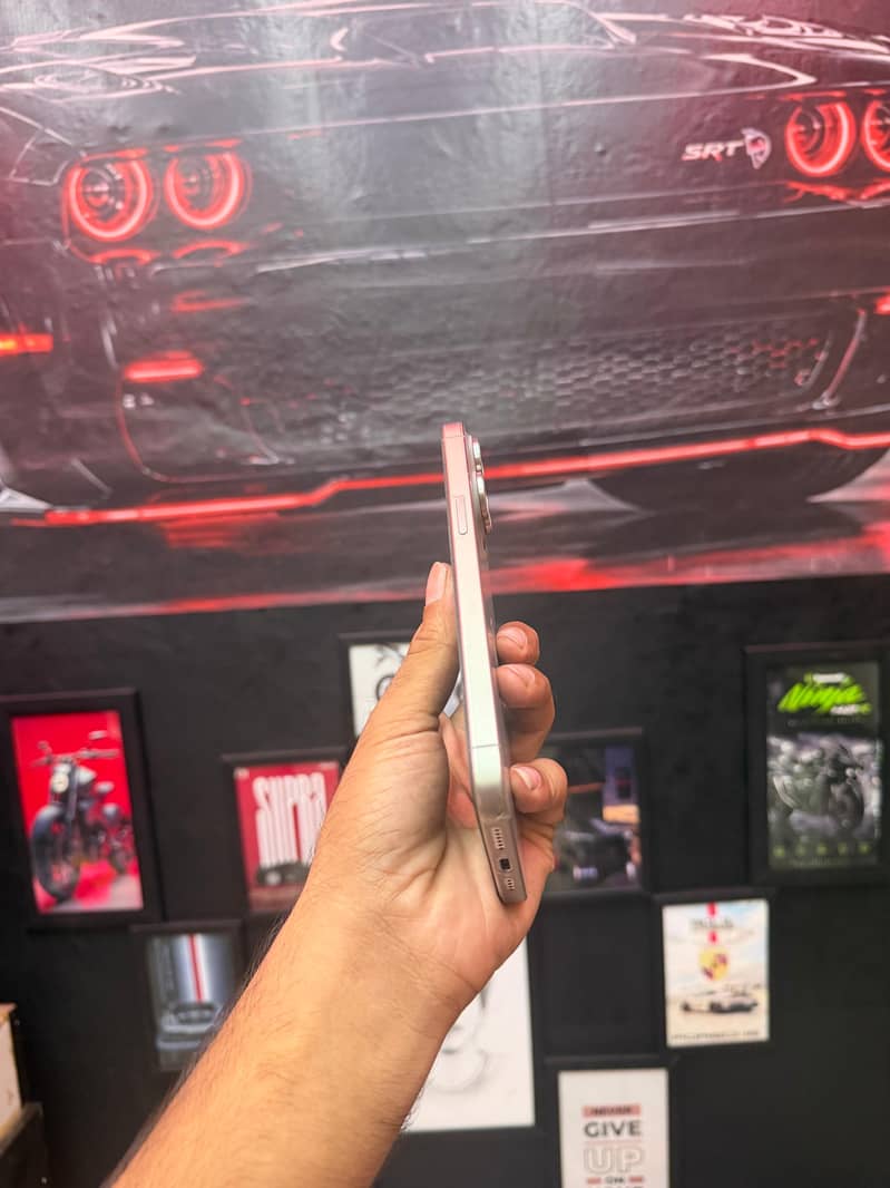 Apple iPhone 15 Pro Max 3