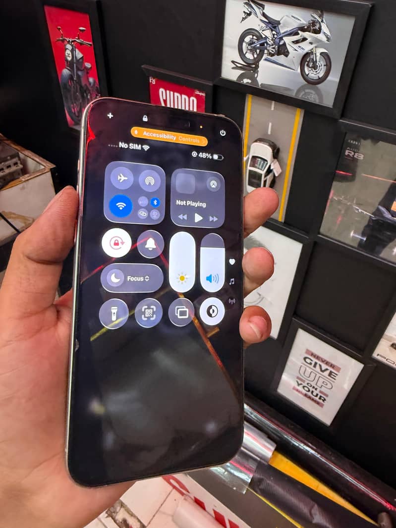 Apple iPhone 15 Pro Max 4