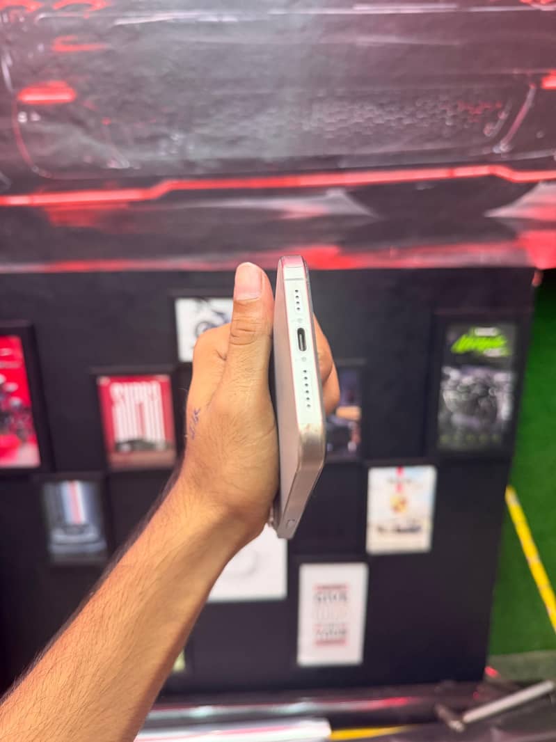 Apple iPhone 15 Pro Max 5