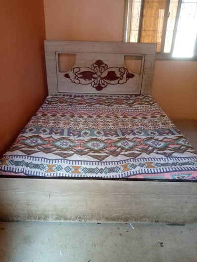 3 pale wali almari or 3 pale Wala divider+ double bed