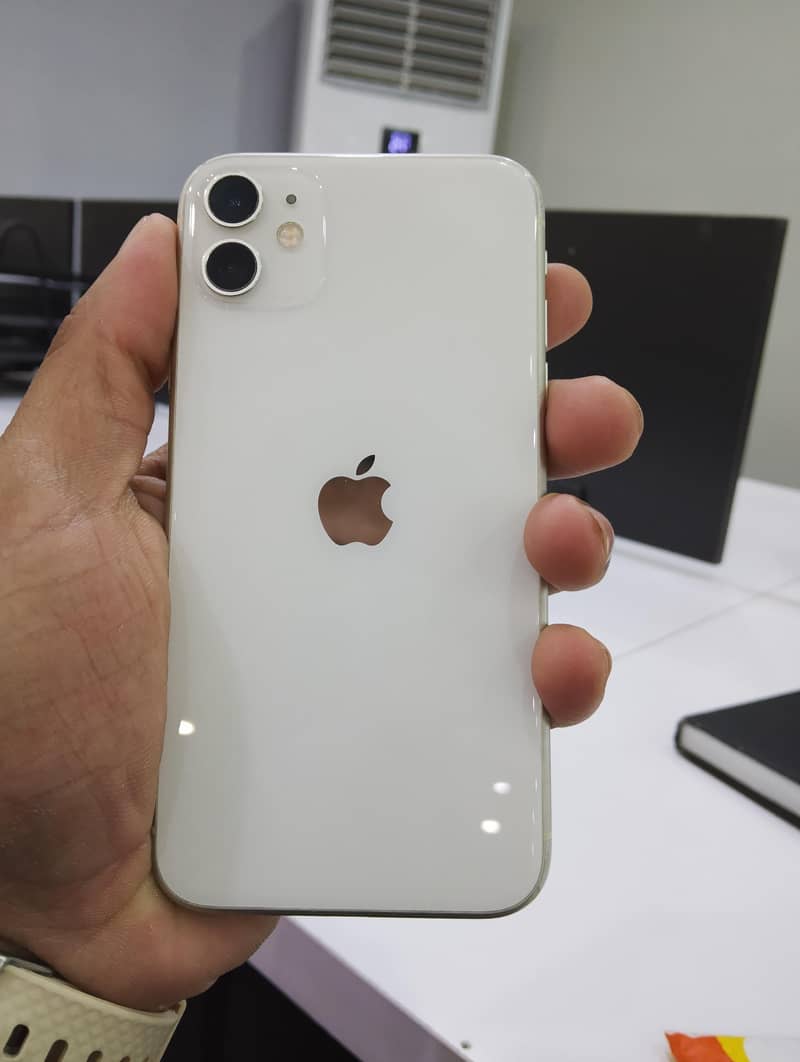 Apple iPhone 11 0