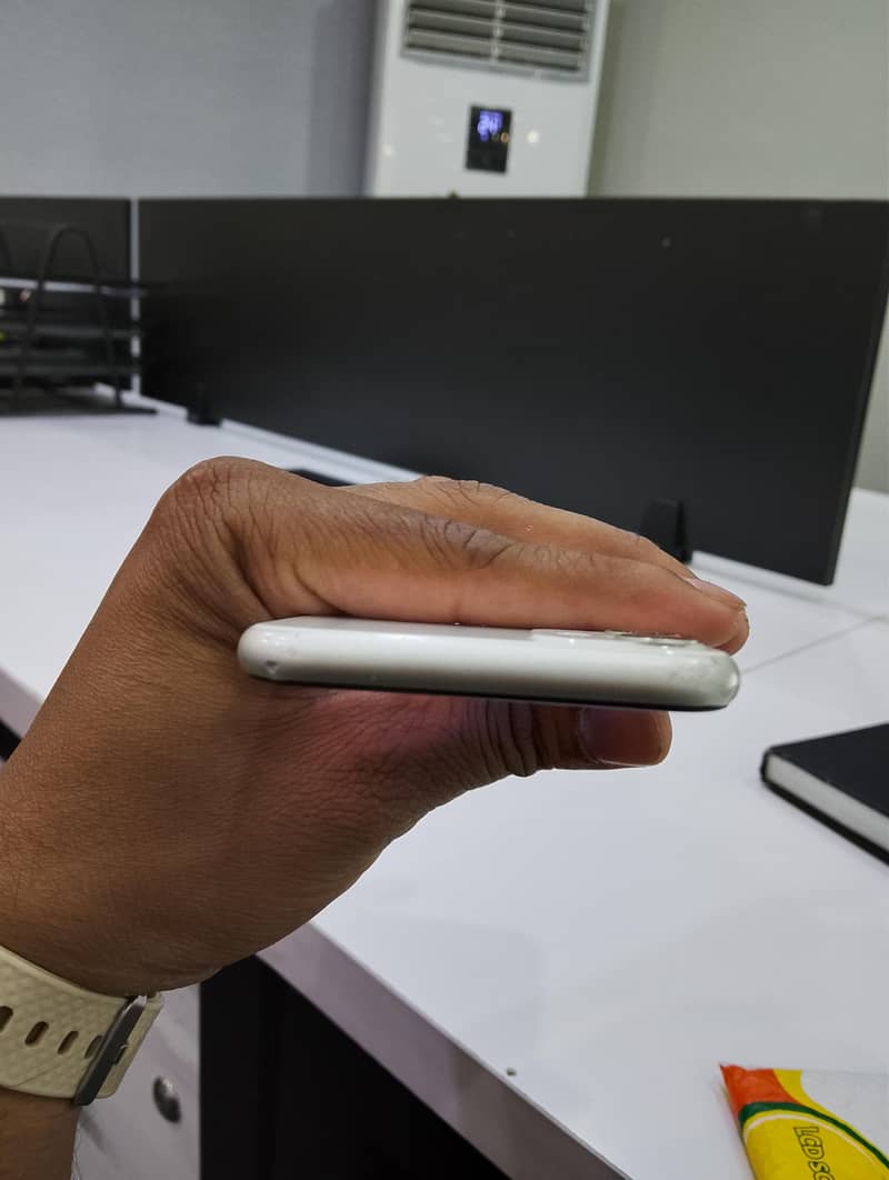 Apple iPhone 11 5