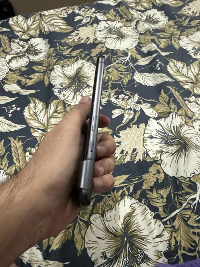 Google Pixel 8 5