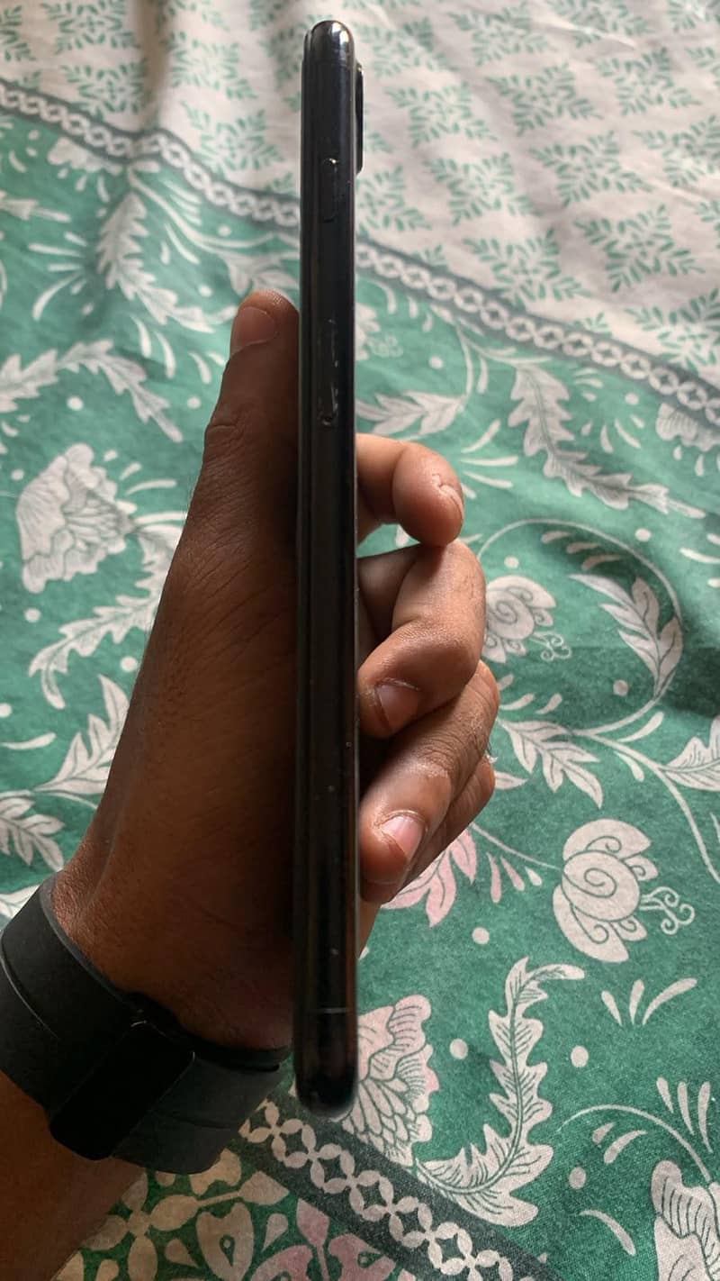 Apple iPhone 7 Plus 3