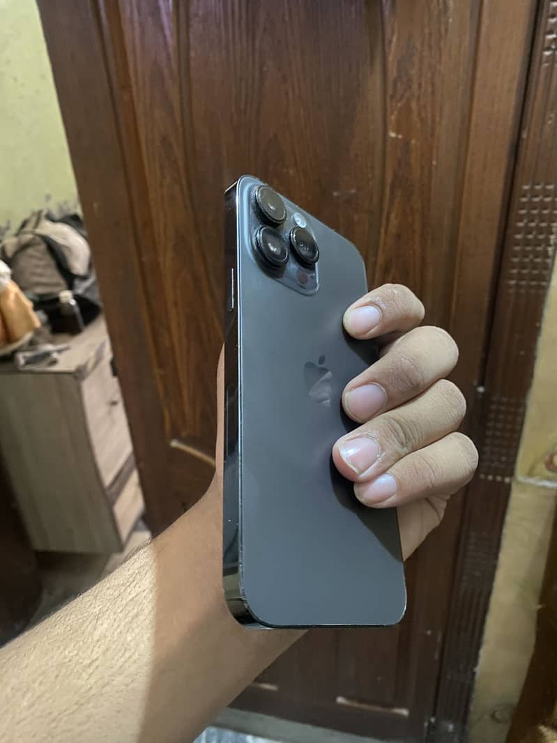 Apple iPhone 14 Pro Max 4