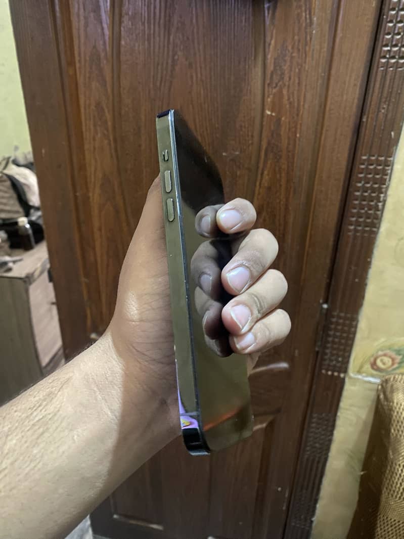Apple iPhone 14 Pro Max 5