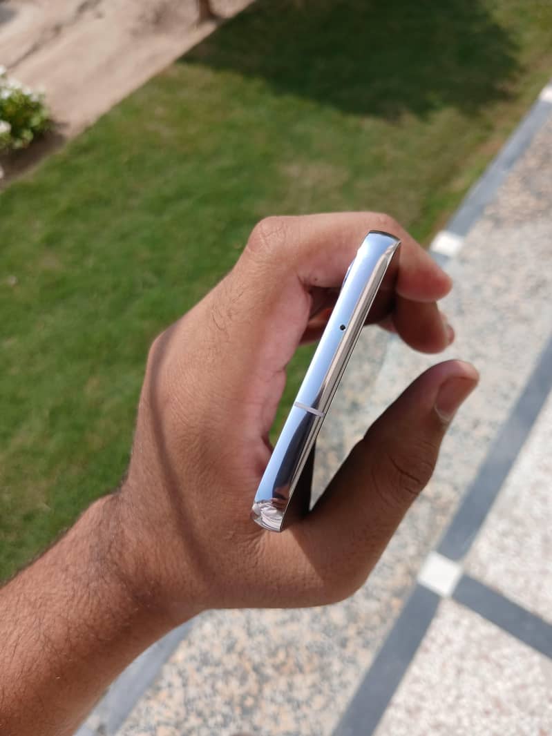 Samsung Mobile S23 Plus 4