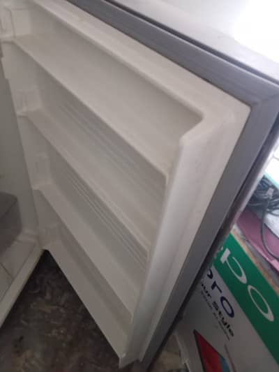 Dowlance Fridge Full Size For Sale