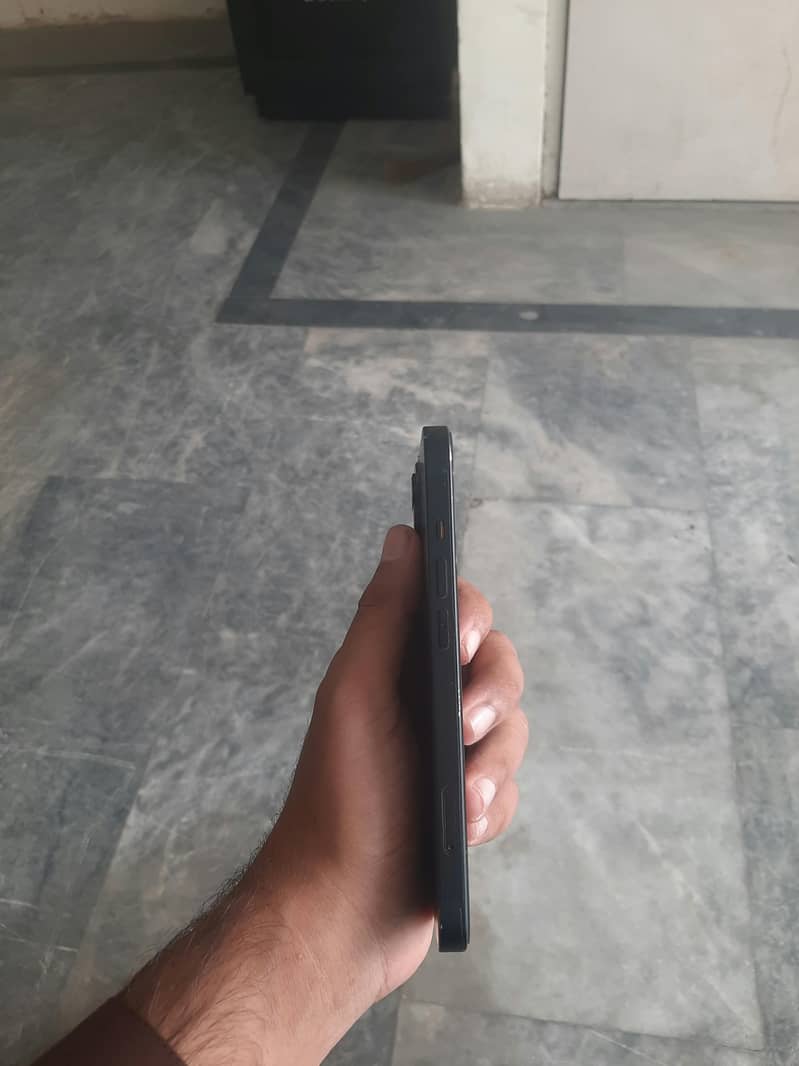 Apple iPhone 13 3