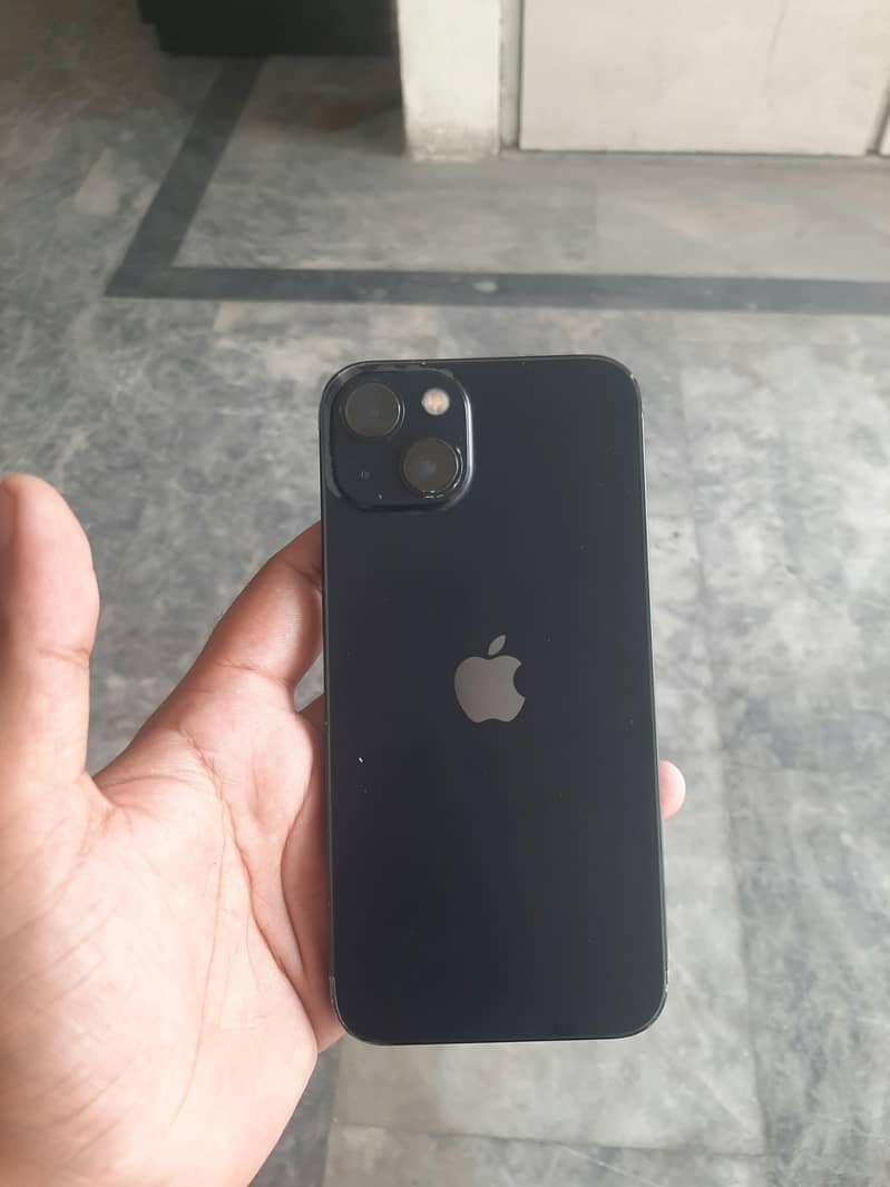 Apple iPhone 13 4