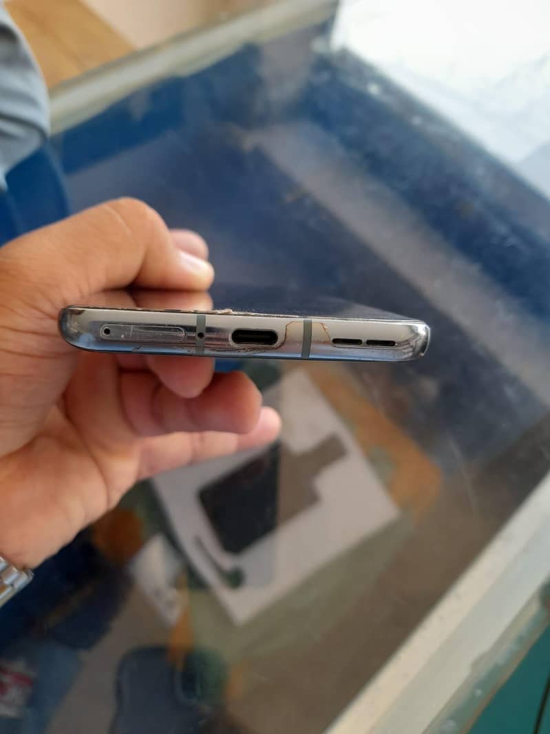 One Plus 9 Pro 5g 3