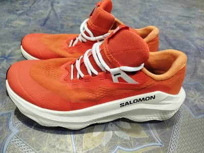 SALOMON ULTRA GLIDE  TRAIL SHOES (UK 10.5) - NEAR MINT