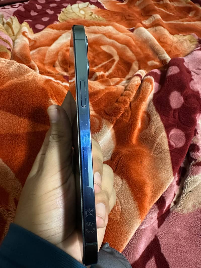 Apple iPhone 12 Pro Max 4