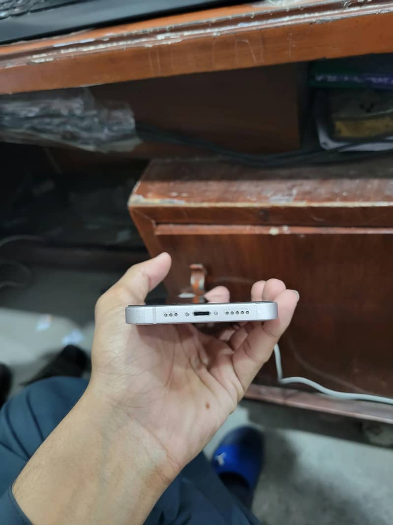 Apple iPhone 13 3