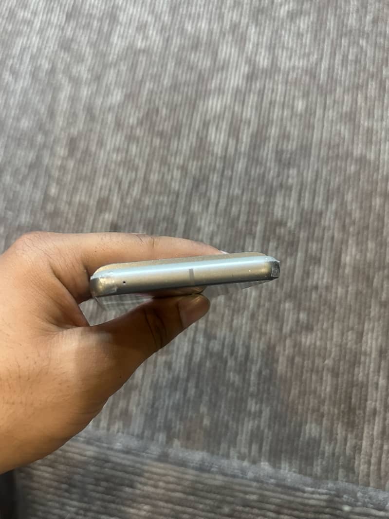 Google Pixel 8 2