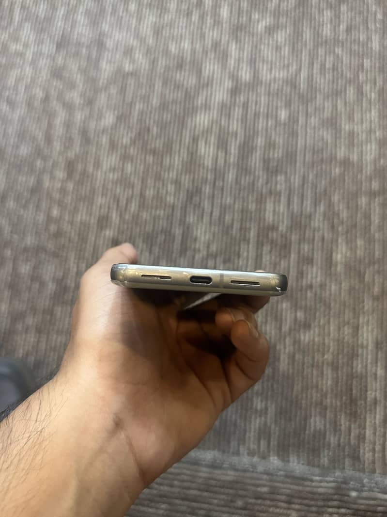 Google Pixel 8 3