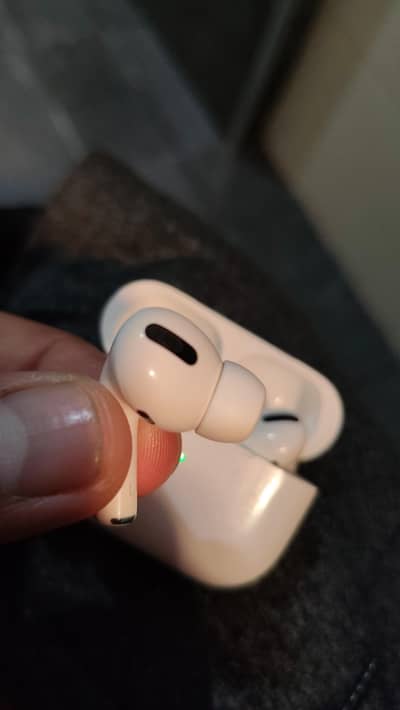 I phone airbads pro
