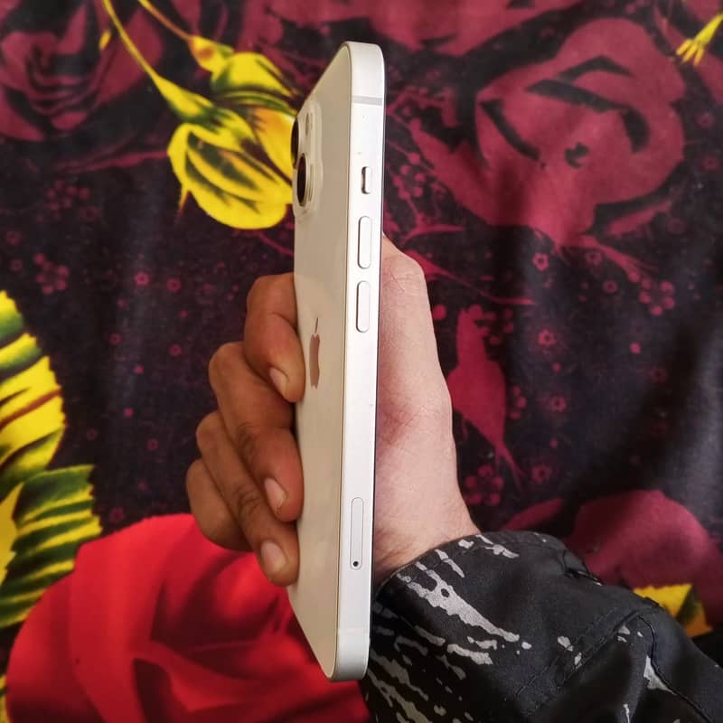 Apple iPhone 13 3