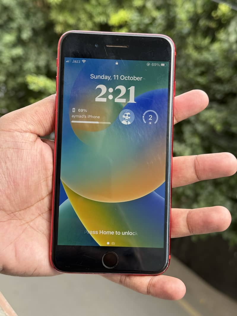 Apple iPhone 8 Plus 0