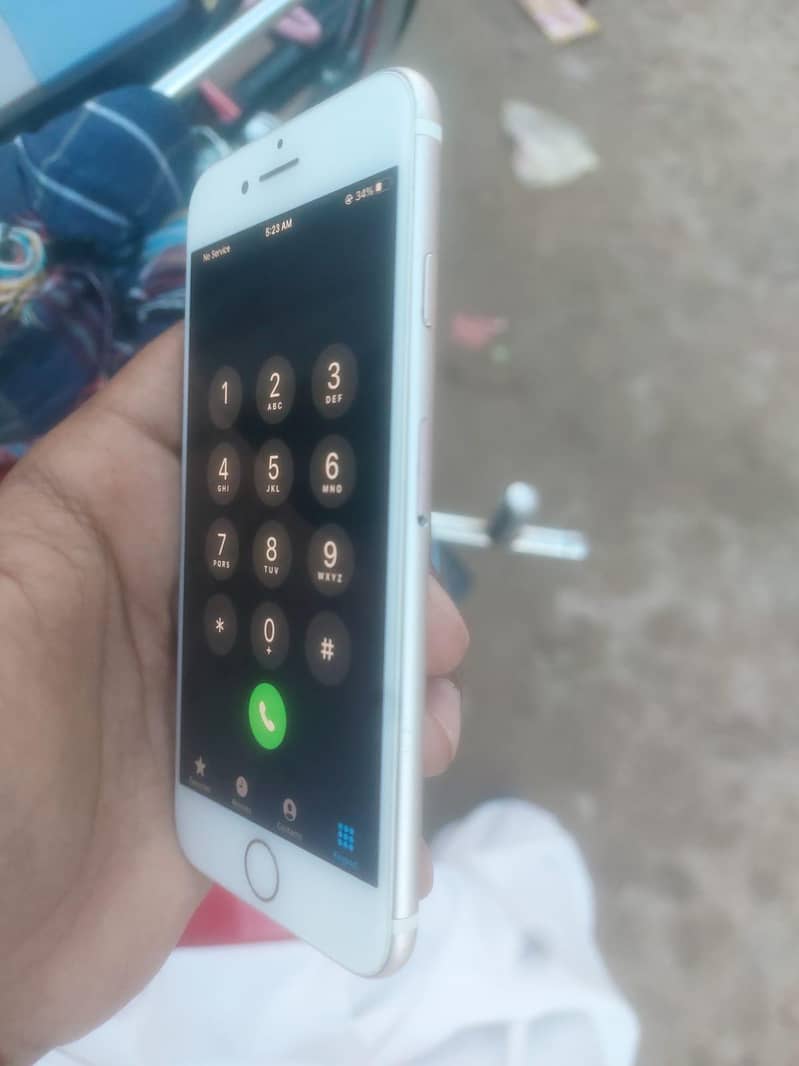 Apple iPhone 7 1
