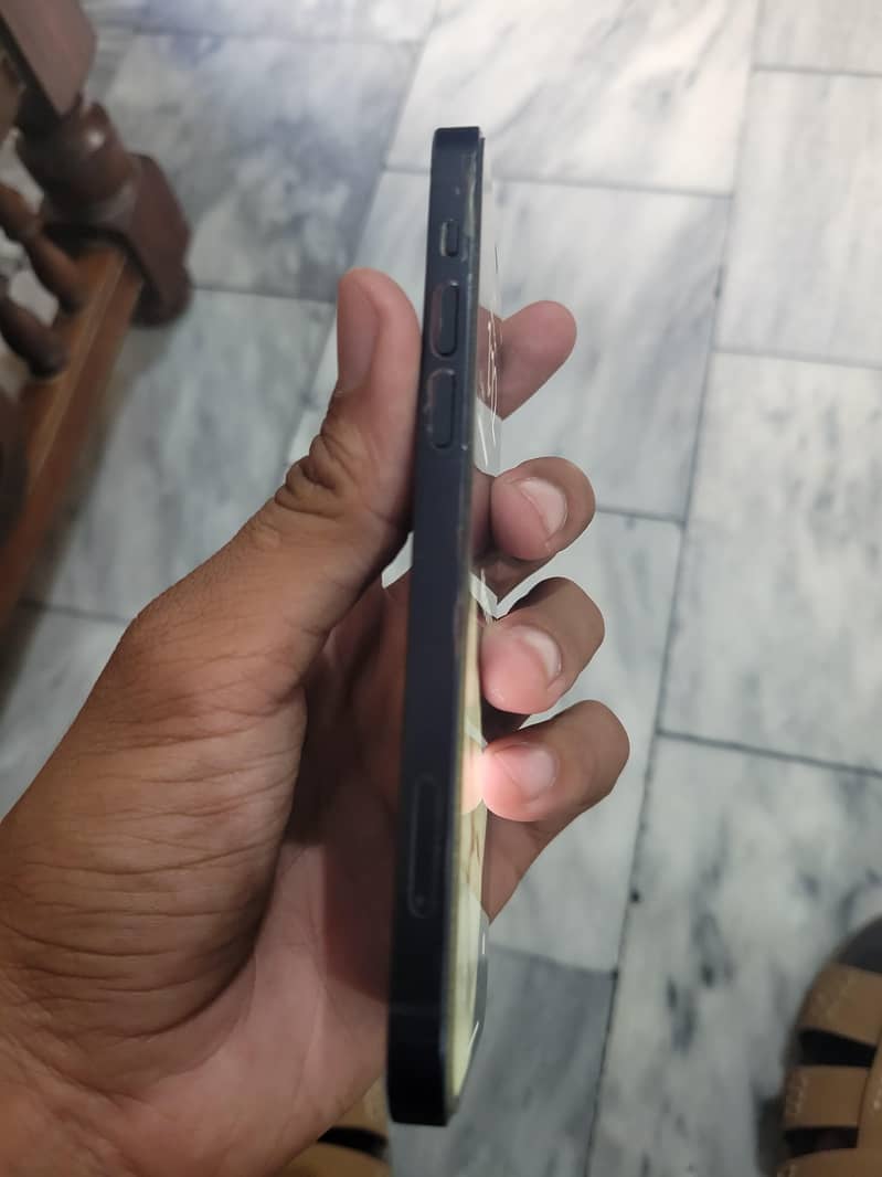 Apple iPhone 12 2