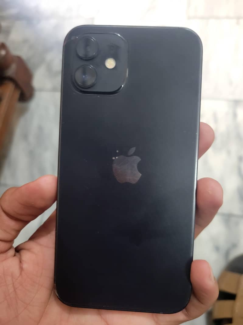 Apple iPhone 12 4