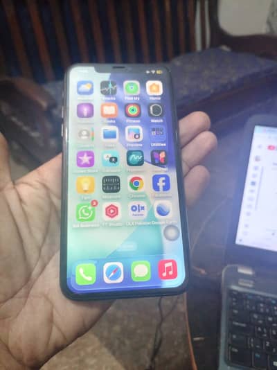 I phone 11 promax  512 gb. 03047417469