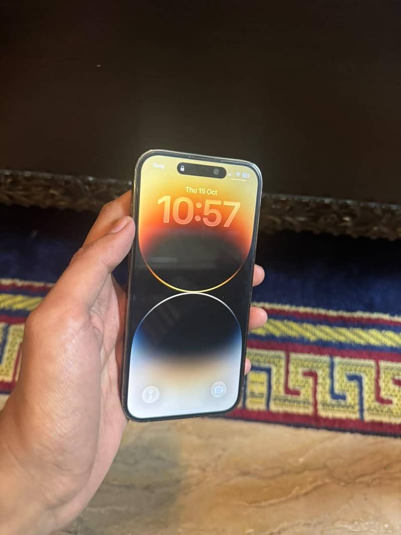 Apple iPhone 14 Pro 1