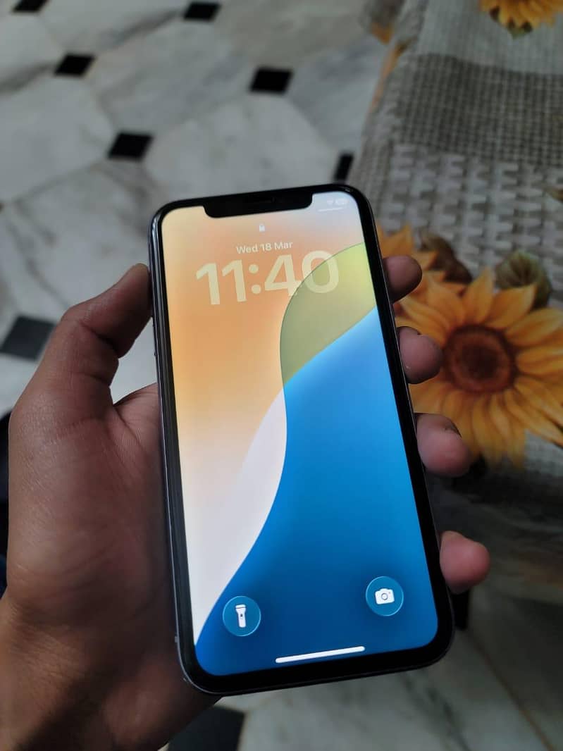 Apple iPhone 11 3