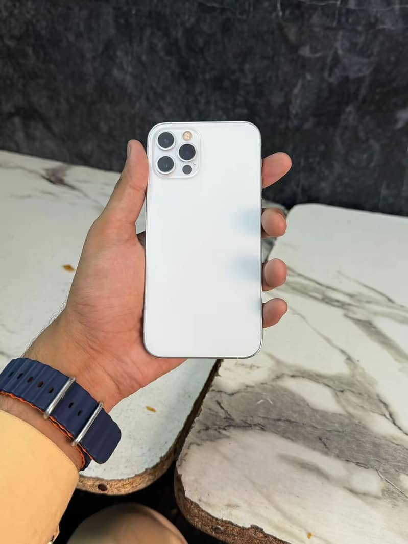 Apple iPhone 12 Pro 4