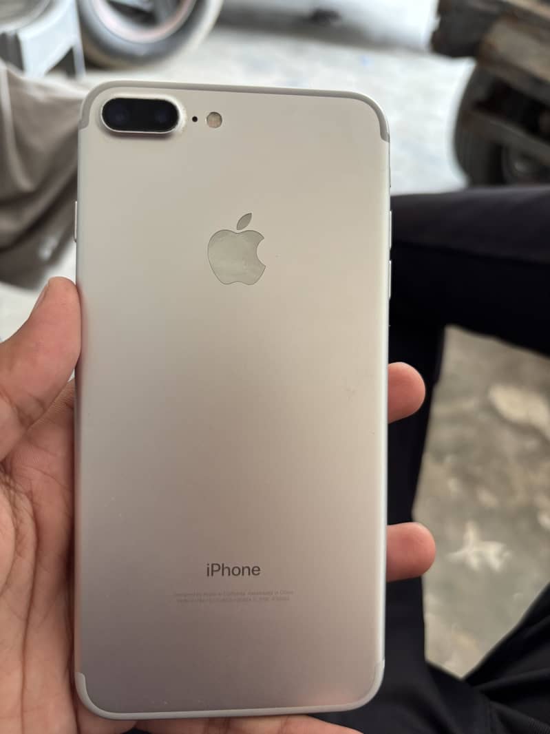Apple iPhone 7 Plus 0
