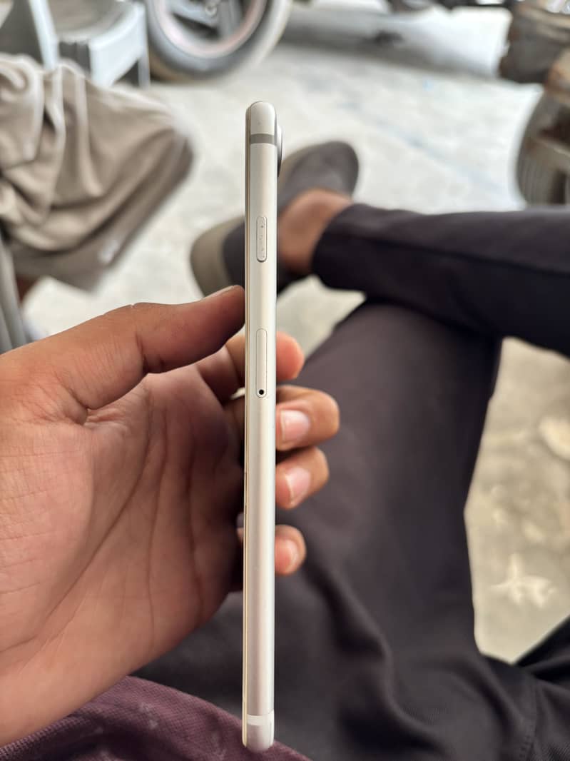 Apple iPhone 7 Plus 2