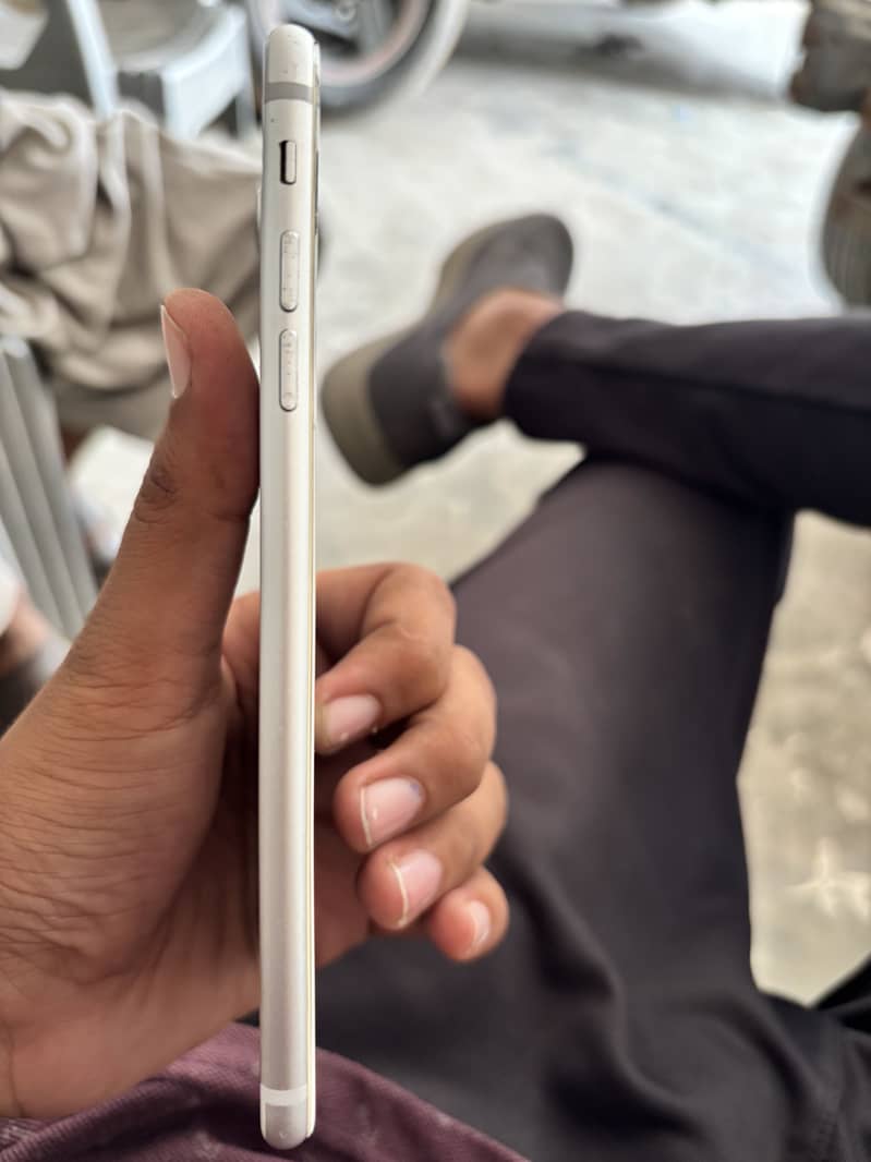 Apple iPhone 7 Plus 3