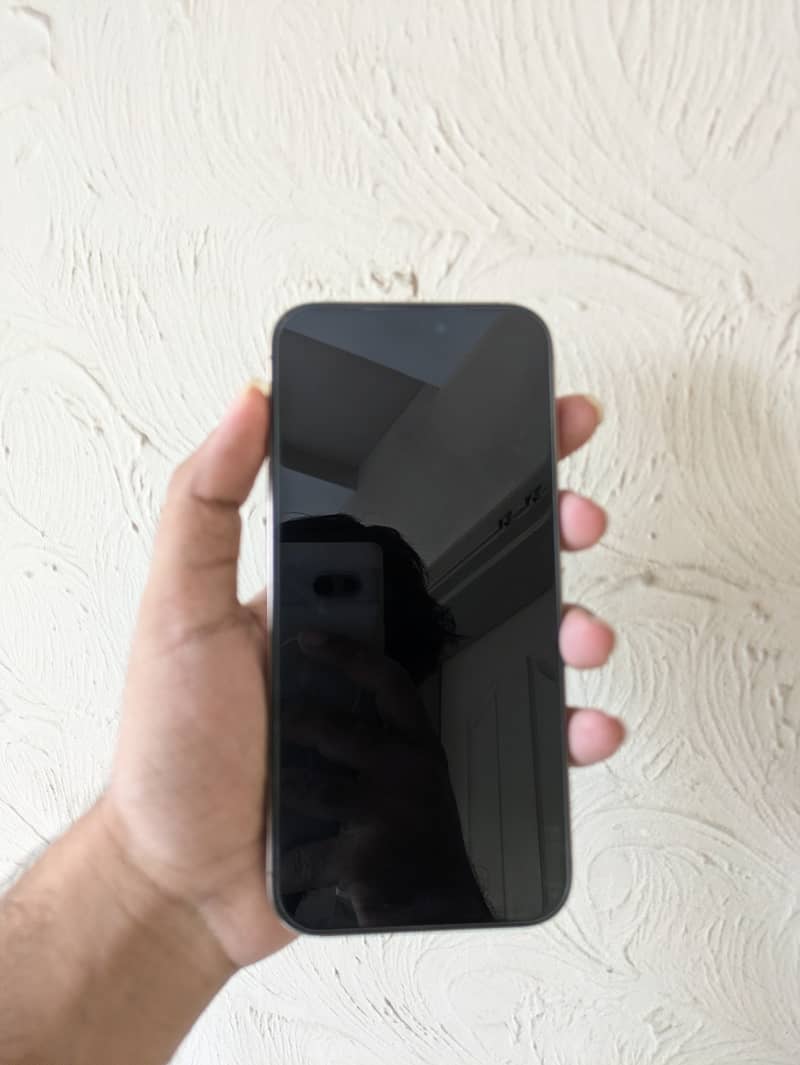 Apple iPhone 16 Pro Max 10