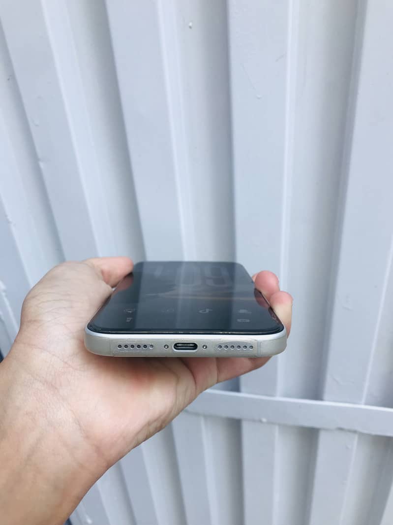 Apple iPhone 17 Pro Max 1