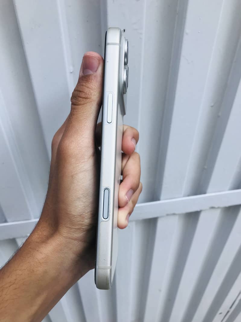 Apple iPhone 17 Pro Max 3