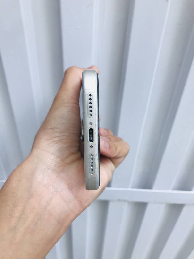 Apple iPhone 17 Pro Max 4