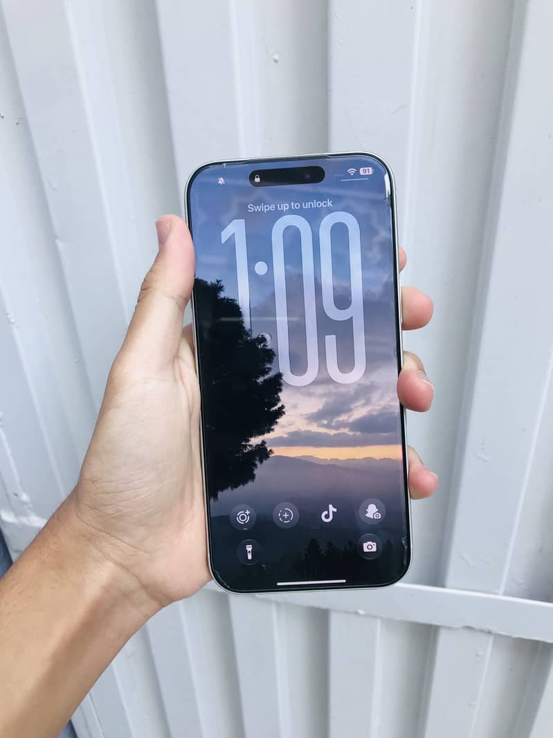 Apple iPhone 17 Pro Max 5
