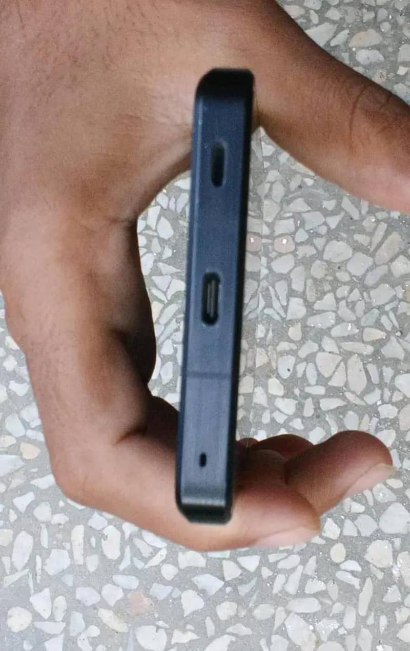 Sharp Aquos R7 3