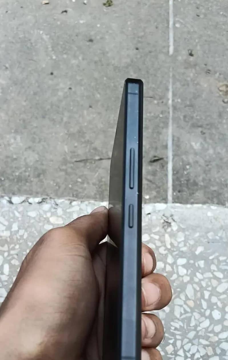 Sharp Aquos R7 4