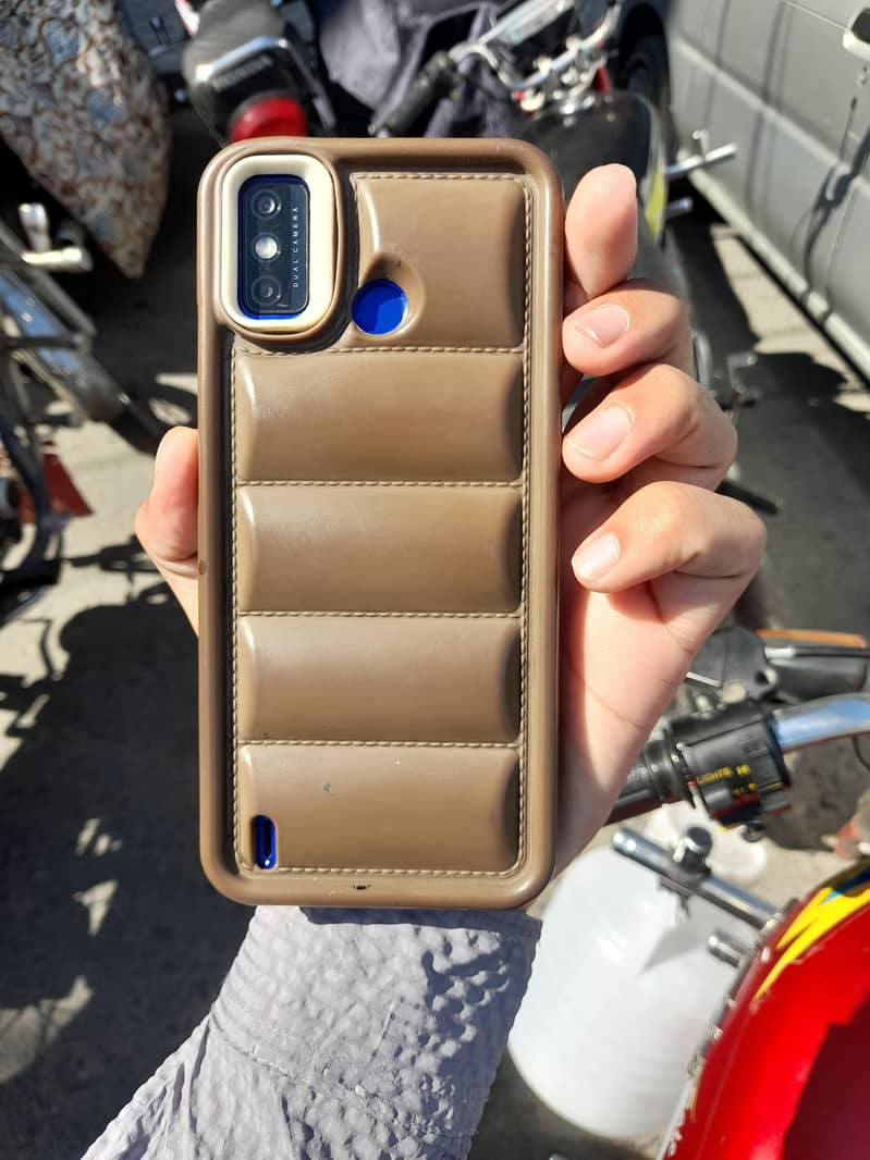 Tecno Spark 4 1
